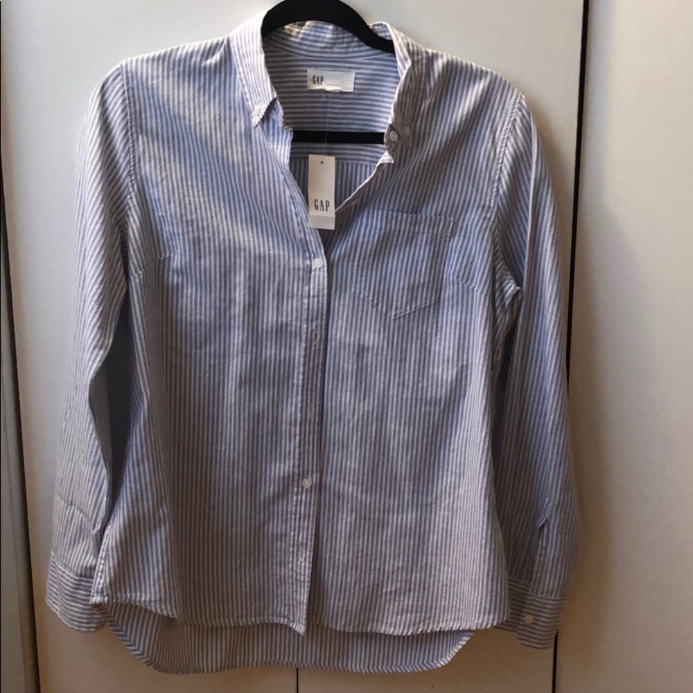 Gap boyfriend button down shirt